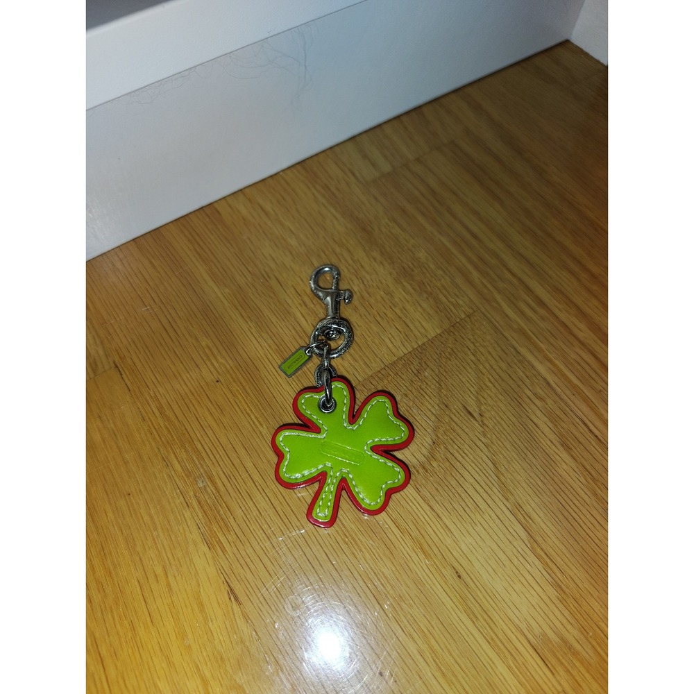 Coach Vintage Leather Four Leaf Clover Bag Charm Lime Green Gold Lucky Keychain - Picture 2 of 6